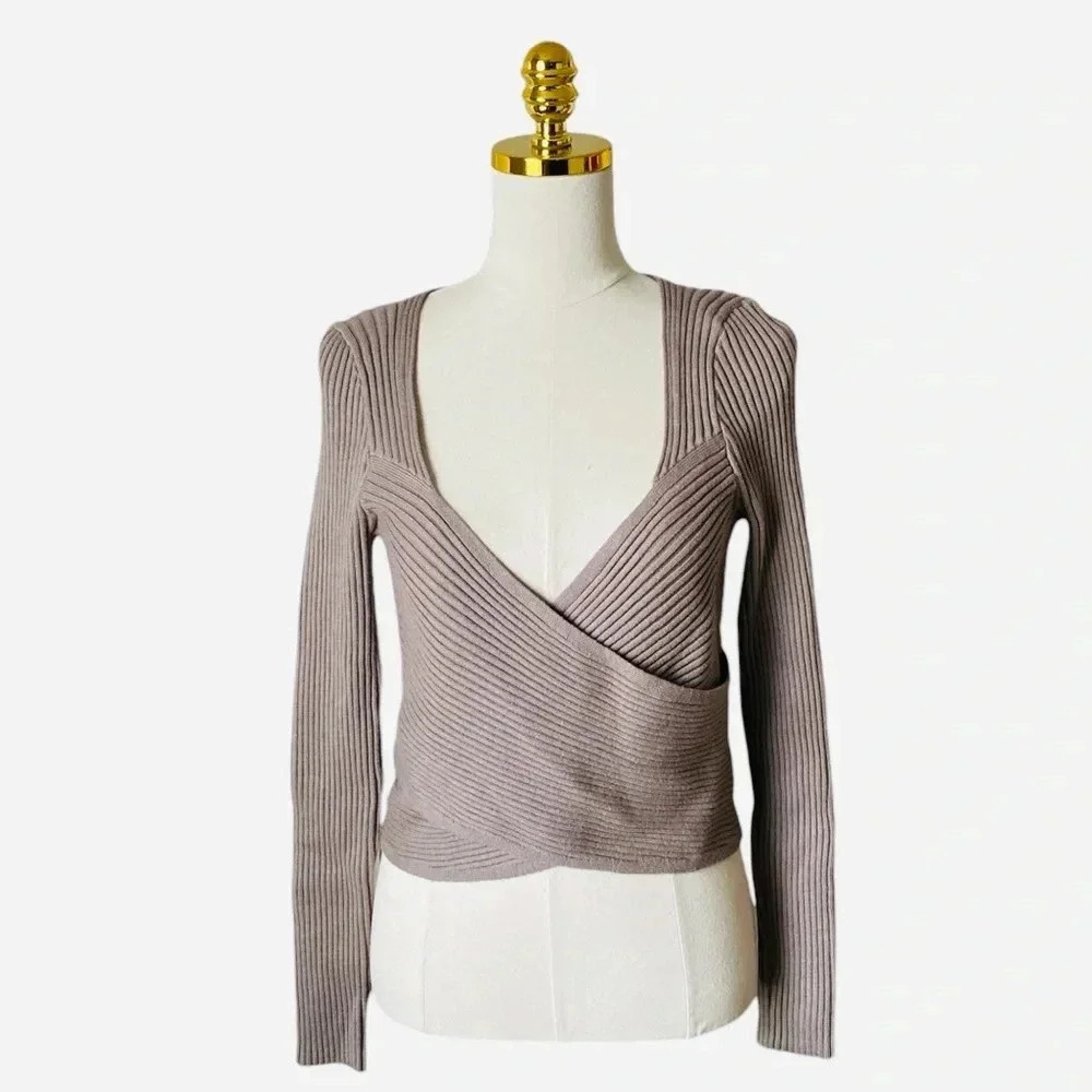 Abercrombie & Fitch Bloggers Favorite LuxeLoft Slim Wrap Cropped Knit Sweater M